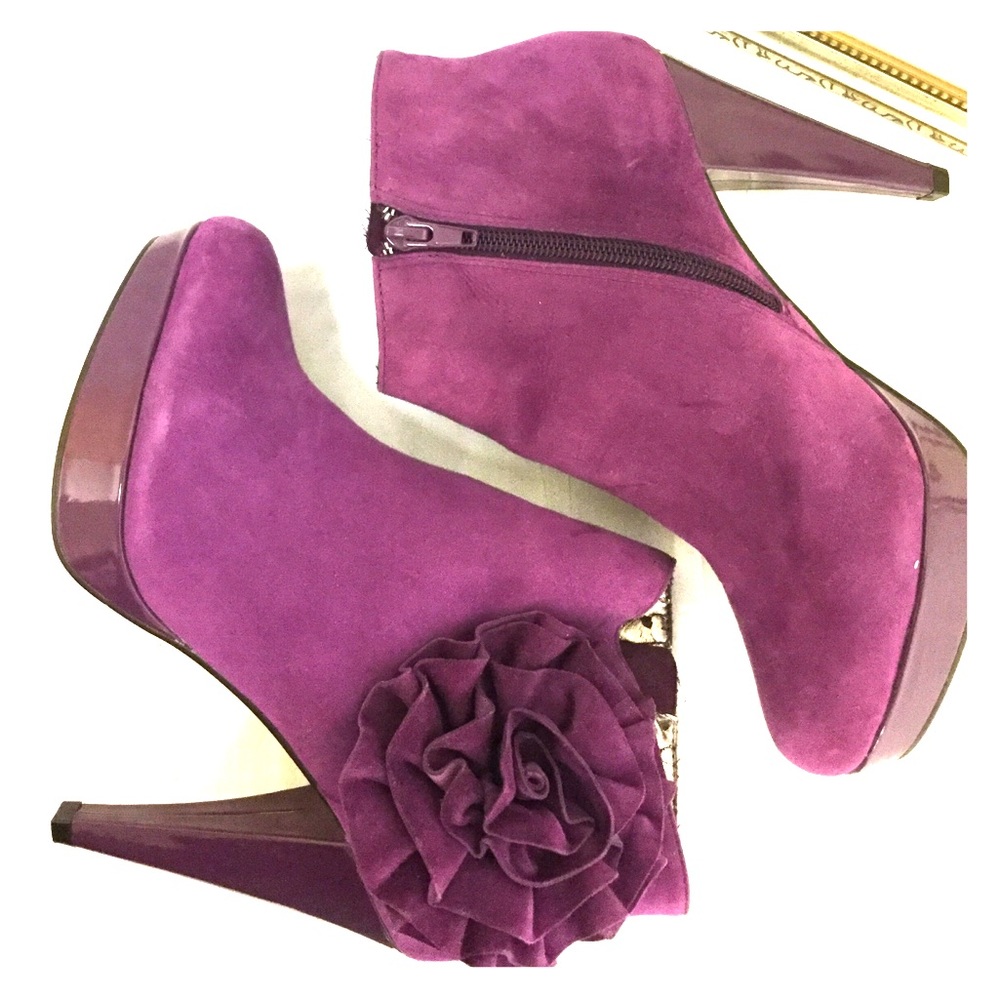 Steve Madden—Suede Ankle Boots